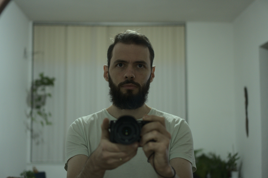 Selfie de cabelo cortado e barba arrumada